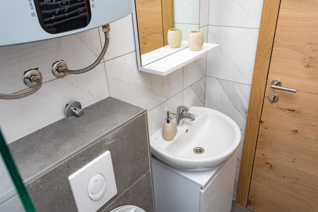 Apartmani Kamavu ยาโฮรินา ภายนอก รูปภาพ