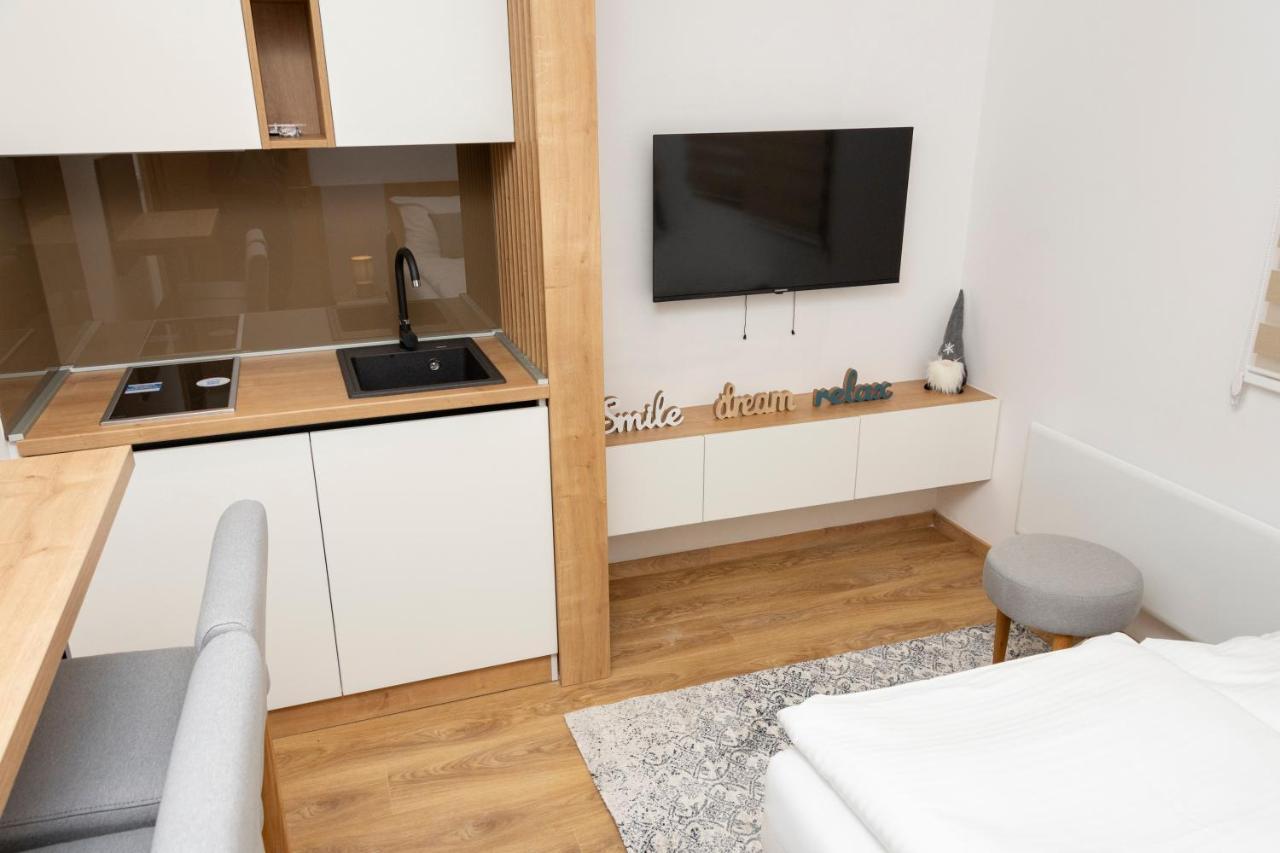 Apartmani Kamavu ยาโฮรินา ภายนอก รูปภาพ
