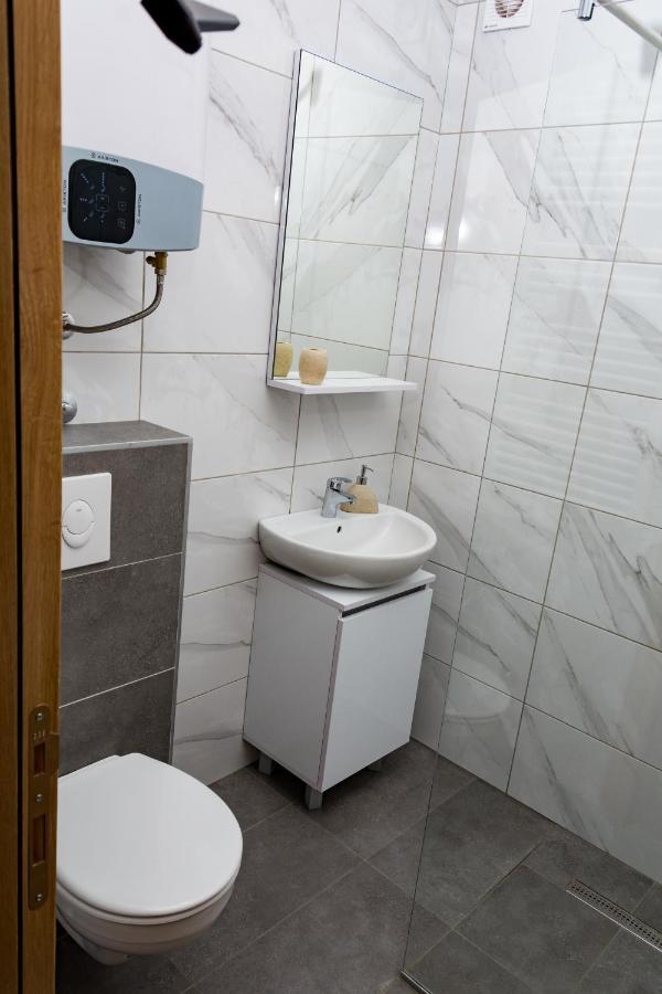 Apartmani Kamavu ยาโฮรินา ภายนอก รูปภาพ