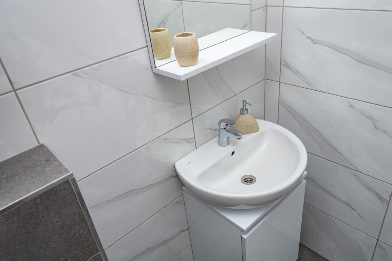 Apartmani Kamavu ยาโฮรินา ภายนอก รูปภาพ