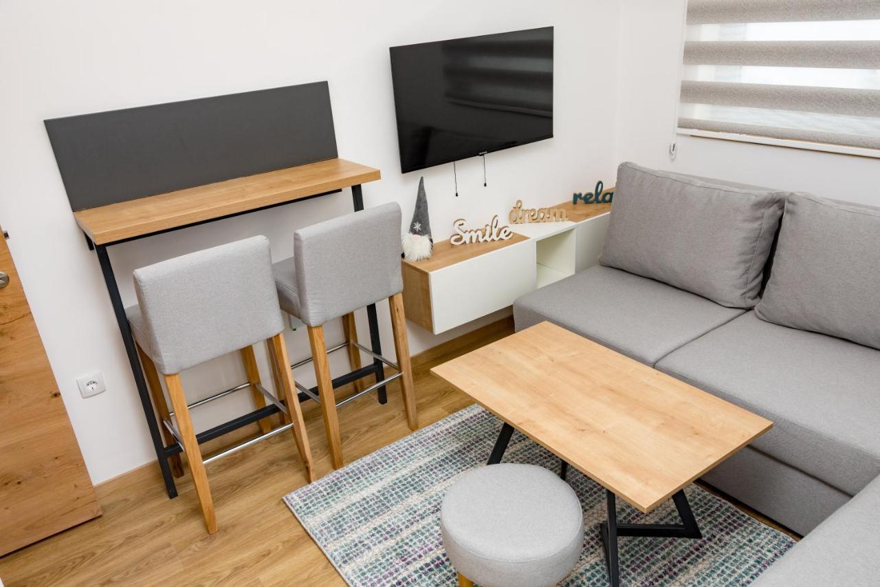 Apartmani Kamavu ยาโฮรินา ภายนอก รูปภาพ